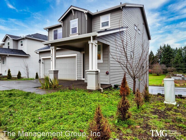 Building Photo - 4 br, 3.5 bath House - 3818 NE 62nd Street