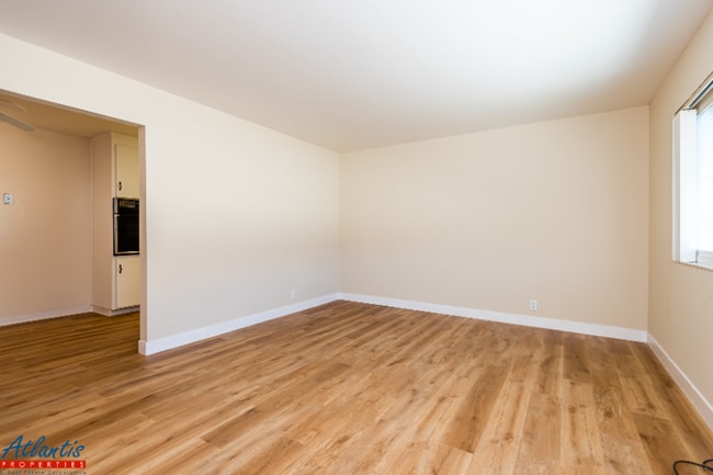 Building Photo - 642 Blythe Ct