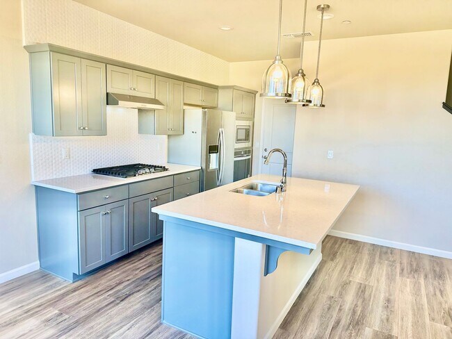 Building Photo - Newly Built 3/2.5 Bonadelle Home in Rivers...