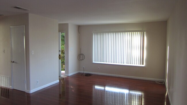 Foto del edificio - 43126 Mayfair Park Ave