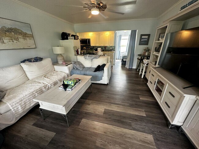 Foto del edificio - Cozy Updated Studio Unit in Central Island...