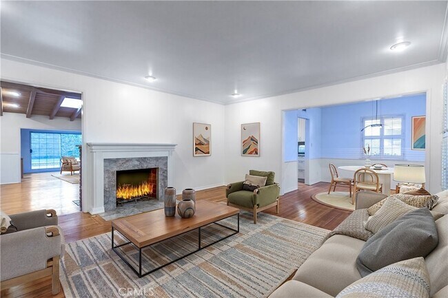 Foto del edificio - 13139 Valleyheart Dr