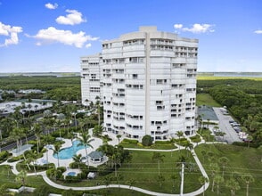 Building Photo - 5051 N Hwy A1A