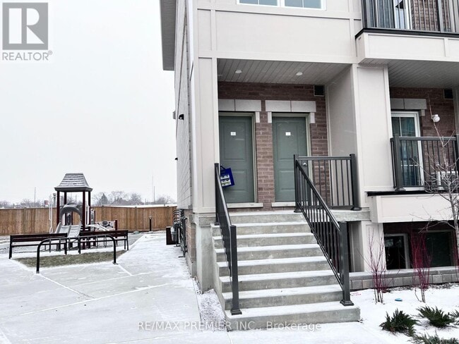 Building Photo - 480 Beresford Path