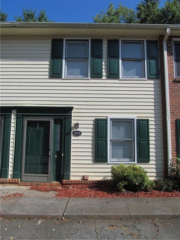 2 King Charles Ct, Clemmons, NC 27012 Condo for Rent in Clemmons, NC