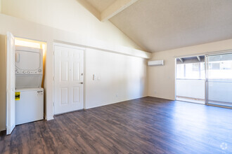 Oakview Apartment Homes photo'