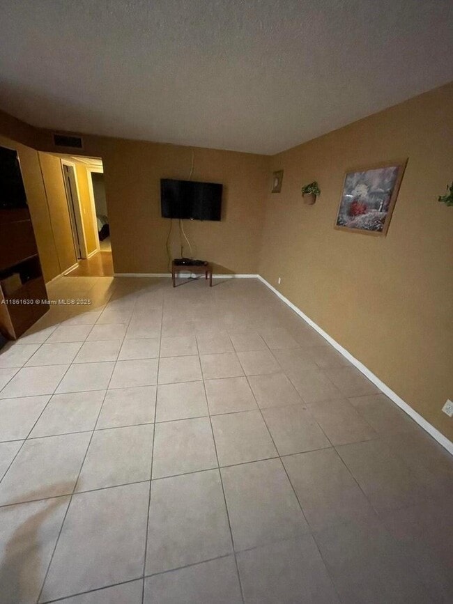 Building Photo - 229 Windsor I