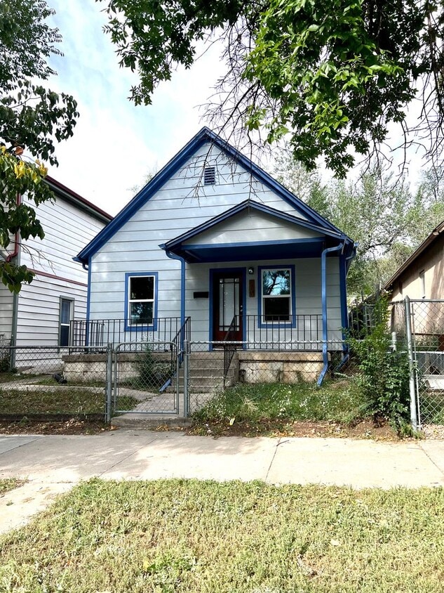 Primary Photo - Charming 2 Bedroom Home on Westside