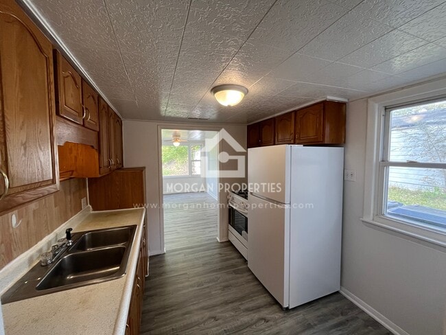 Foto del edificio - 619 Woodlawn Dr