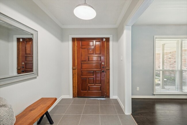 Building Photo - 2910 Freshmeadows Dr