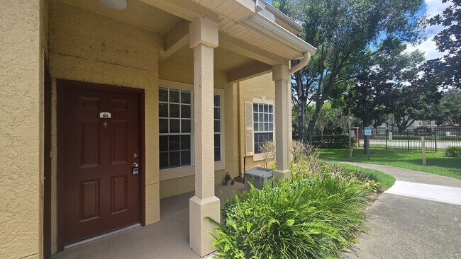 Foto del edificio - 819 Grand Regency Pointe