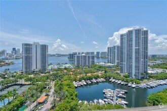 Building Photo - 19400 Turnberry Way