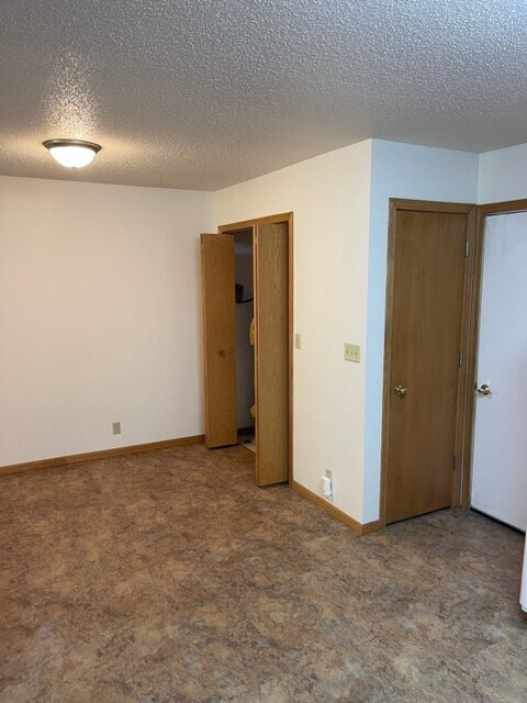 Foto del edificio - 3413 Oak Knoll Dr