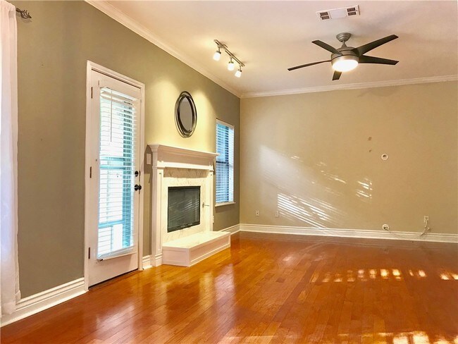 Foto del edificio - 12212 Brigadoon Ln