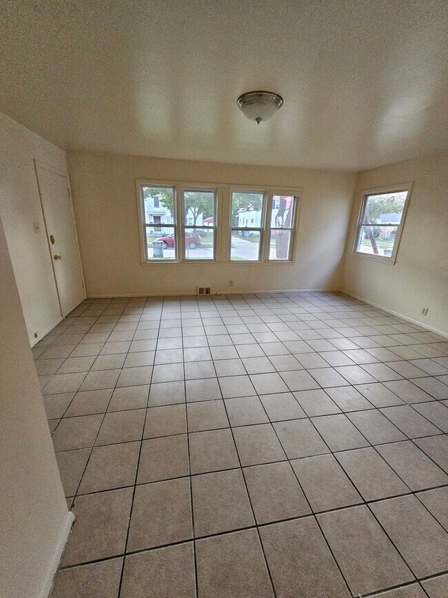 Foto del edificio - 4954-4956 N 48th St. (Duplex)