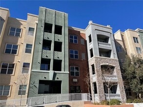 Building Photo - 44 E Serene Ave