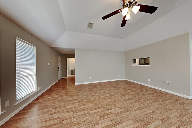 Building Photo - 6819 Kearney Dr
