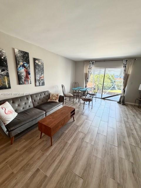 Foto del edificio - 215 SE 3rd Ave