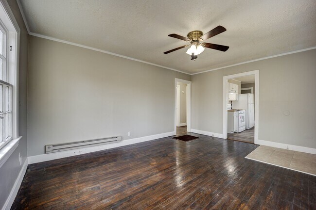 Foto del edificio - Freshly Updated 2 Bedroom House
