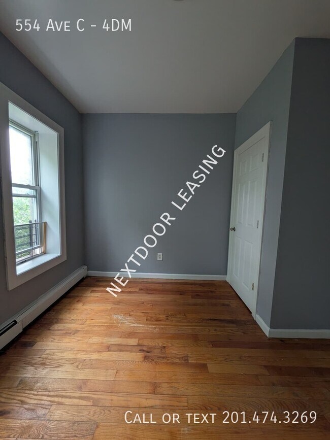Building Photo - 554 Avenue C