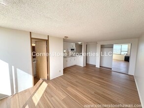 Building Photo - 1060 Kamehameha Hwy