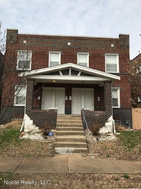 Primary Photo - 3331-3333 Salena St
