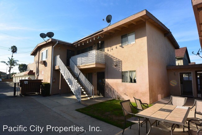 Foto del edificio - 6062 Lime Ave