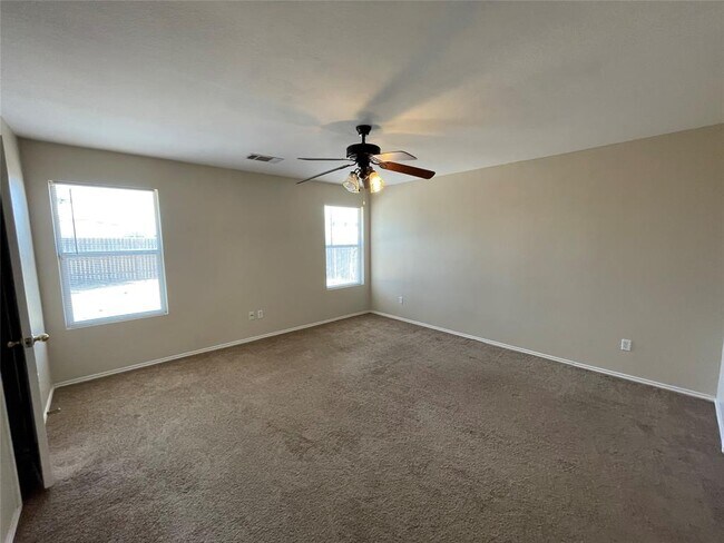 Foto del edificio - 707 Eaglecreek Dr