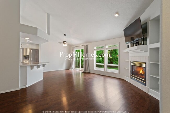 Building Photo - Light Filled 3 Bedroom Home in Sherwood!