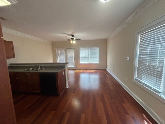 Foto del edificio - PRE-LEASING FOR FALL 2026!