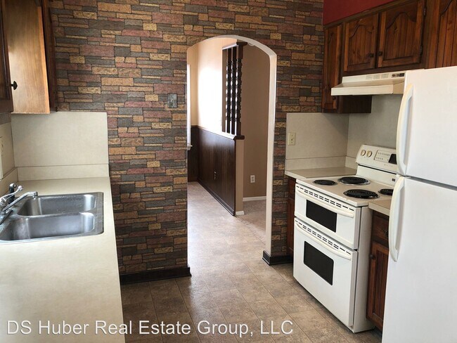 Building Photo - 2 br, 1 bath House - 615 E Sheridan Rd
