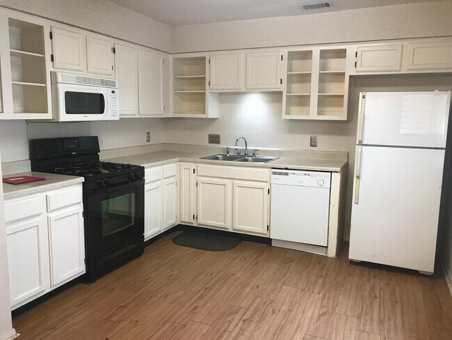 Foto del edificio - 9302 Canus Dr