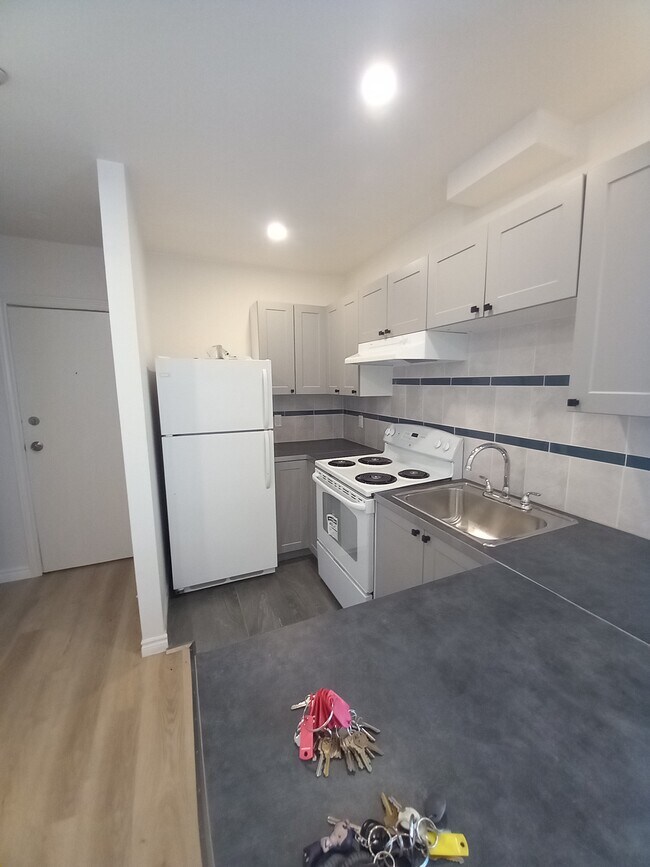 Photo du bâtiment - Beautiful 2 Bedroom Unit