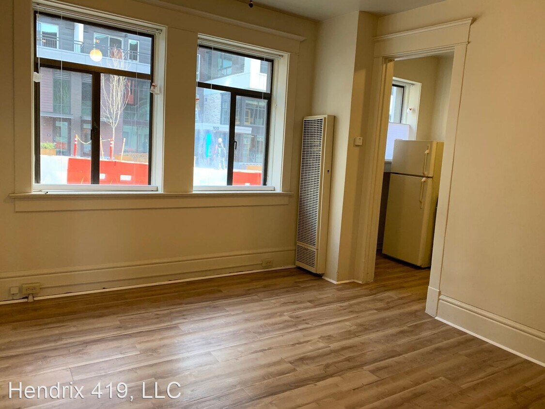Primary Photo - 107 1st Ave N