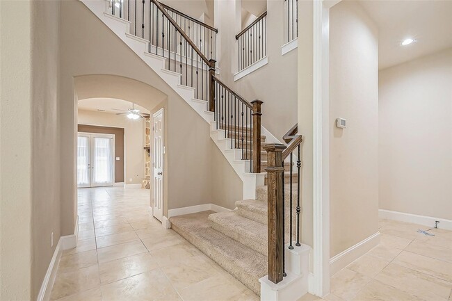 Photo - 16811 Kilgarth Dr House