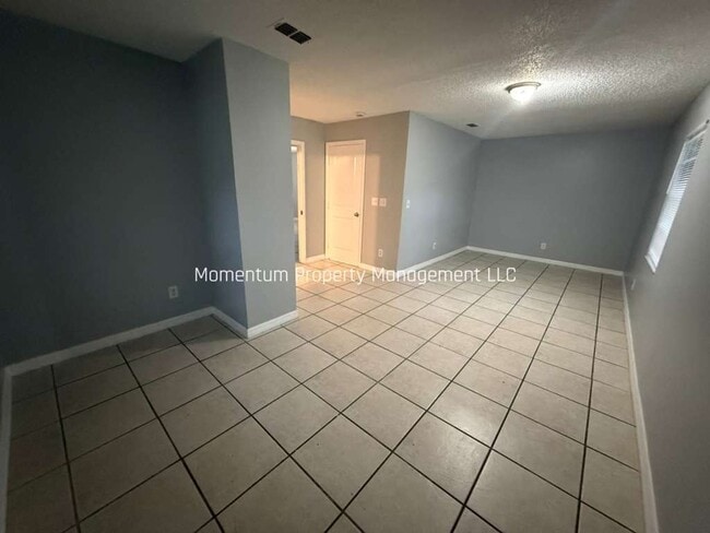 Foto del edificio - 5/2 Home Available NOW!!!/ Apply FOR FREE