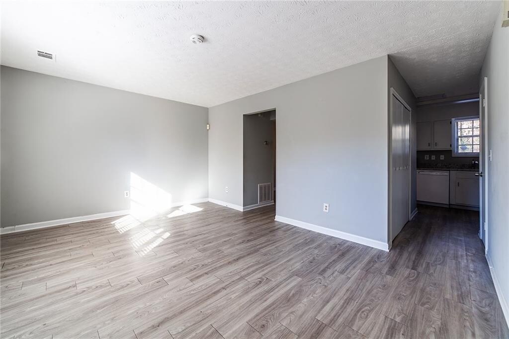 Foto principal - 732 S Candler St