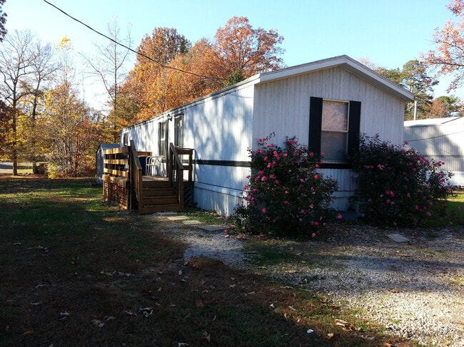 Building Photo - 4175 Hyview Ln