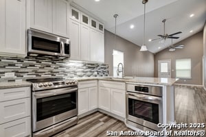 Building Photo - 1303 Lombrano St