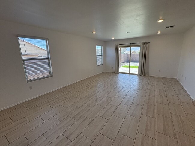 Building Photo - Beautiful Eastside Tucson  rental