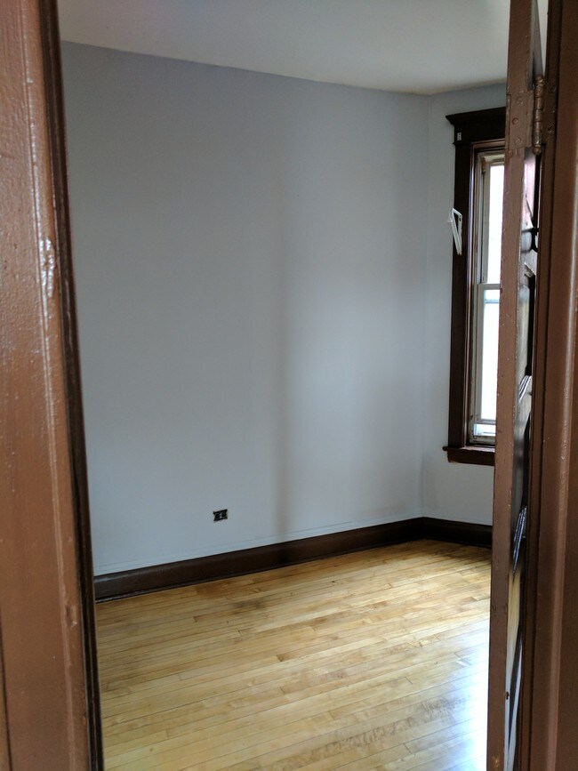 Building Photo - 2318 S Homan Ave