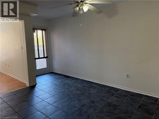 Photo du bâtiment - 3389 Wild Cherry Ln