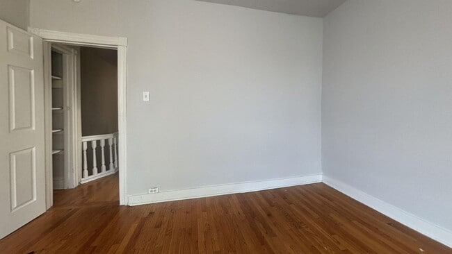 Building Photo - Charming 4-BR Traditional Row Home in West Philly