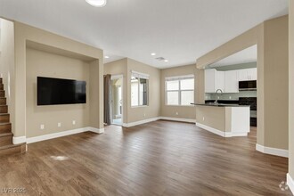 Building Photo - 8556 Osmerea Ct