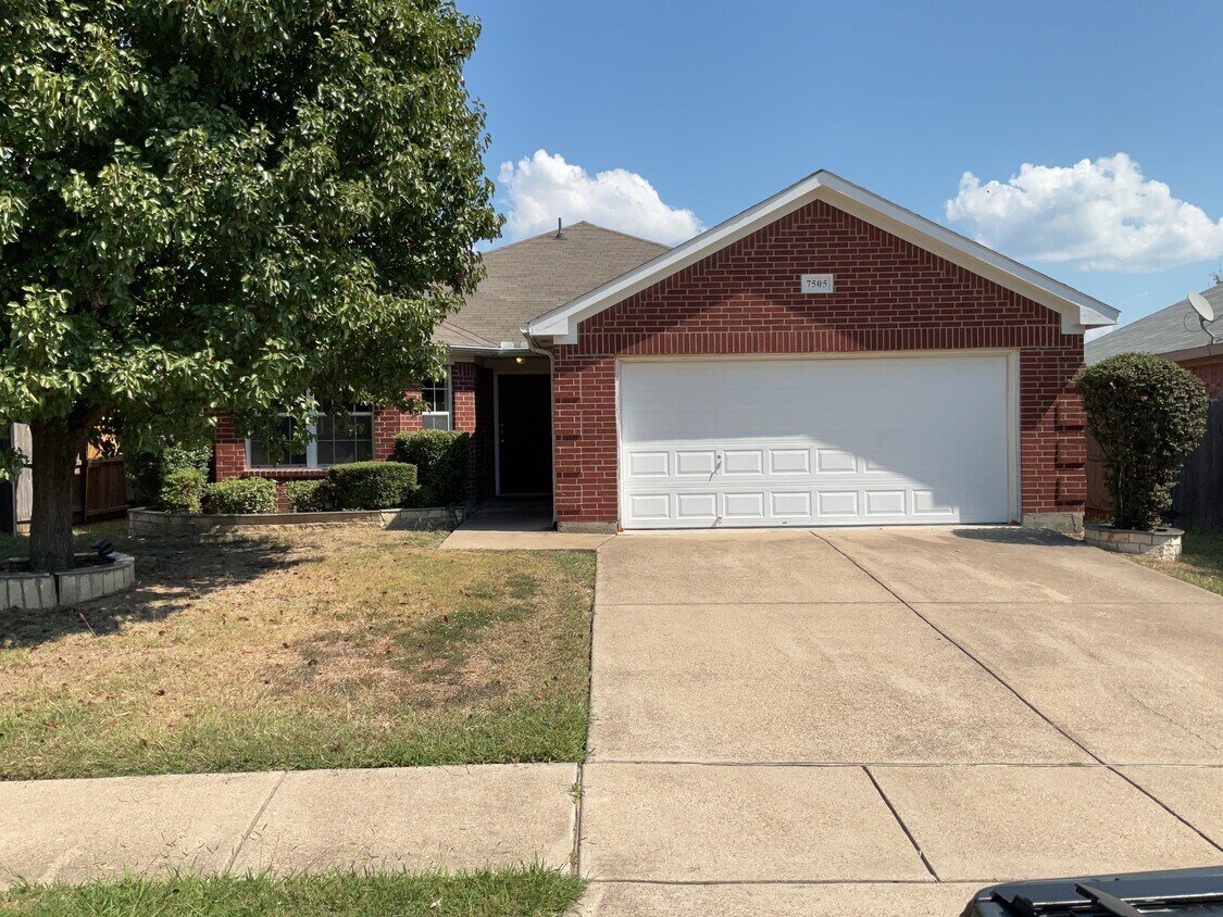 Foto principal - 7505 Fossil Lake Dr