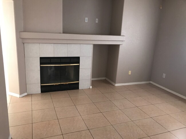 Foto del edificio - SW-Bakersfield 4bed/2.5bath