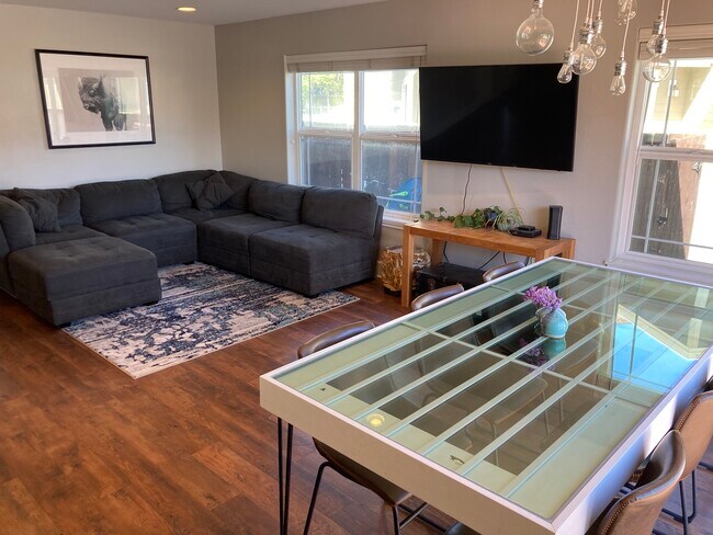 Foto del edificio - 646 Copperwood Ct