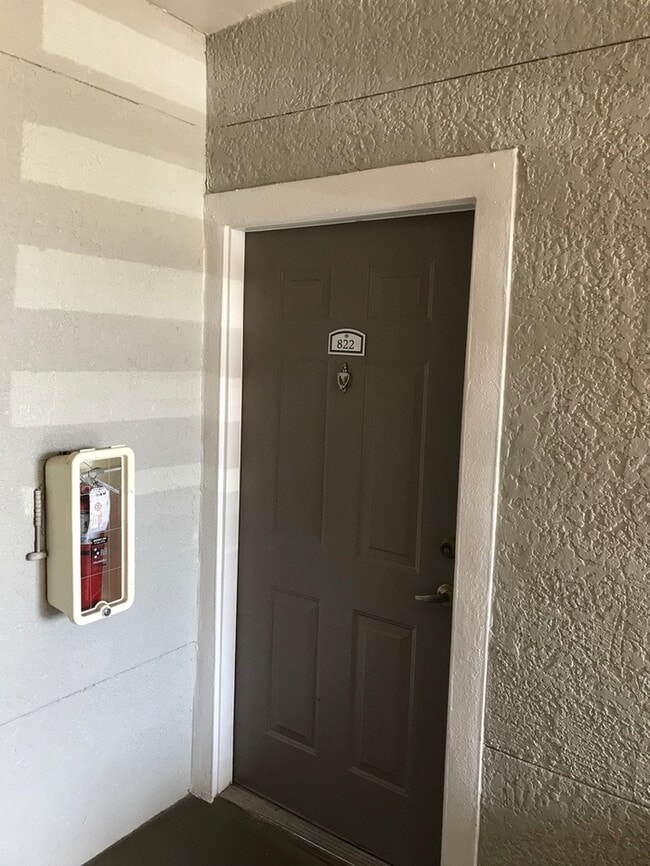 Foto del edificio - 2 Bedoom 2 bath Millenia Mall area Condo -...