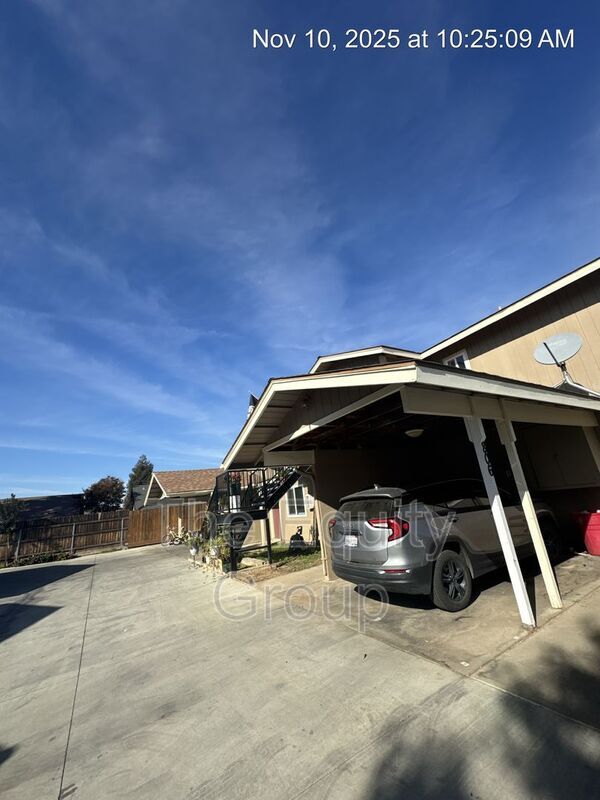 Primary Photo - 806 Monarch Cir