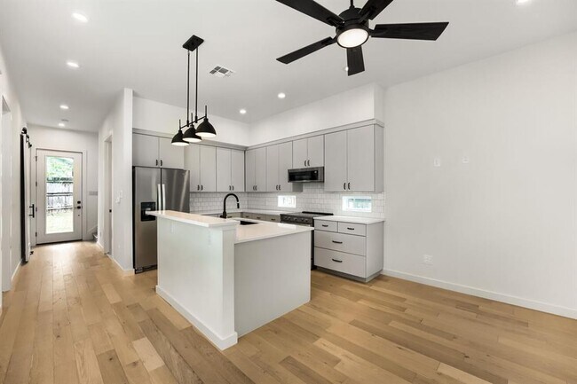 Foto del edificio - 3204 Overcup Oak Dr